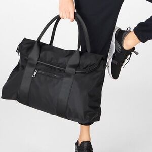 Fabletics The Grip Pocket Tote- Black
